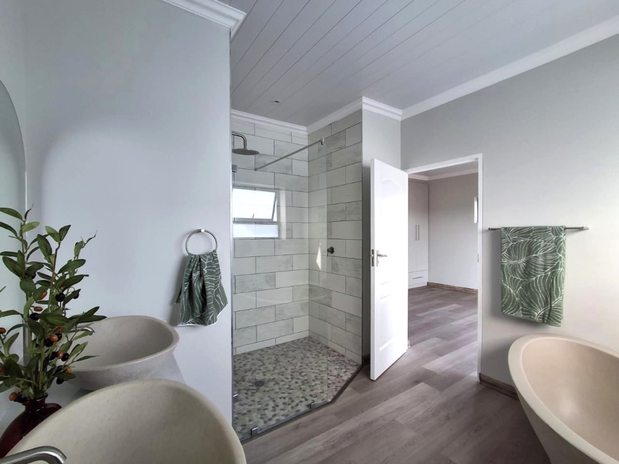 3 Bedroom Property for Sale in Stilbaai Wes Western Cape